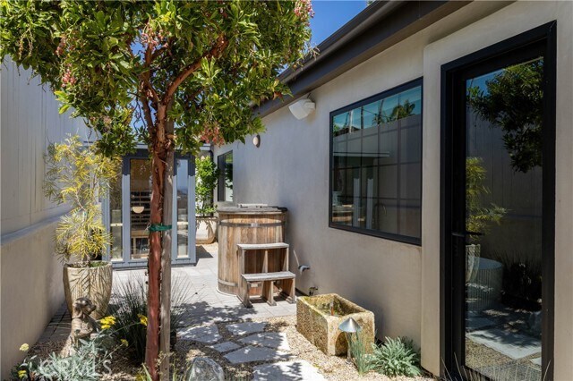 Building Photo - 2703 Via Montecito