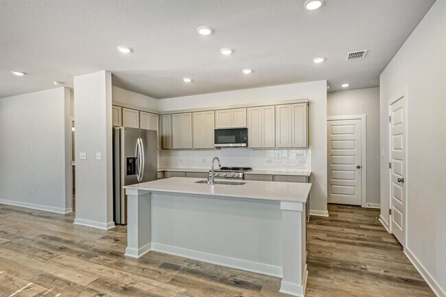 Building Photo - 3208 Canyon River Ln