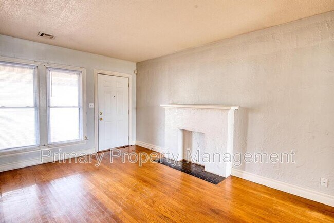 Building Photo - 1132 N St Clair Ave