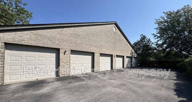 Building Photo - 5301 Pacer Ln