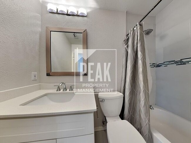 Building Photo - $2,575! Beautiful 3 Bed, 2 Bath home in Desirable Plano! Coming soon!