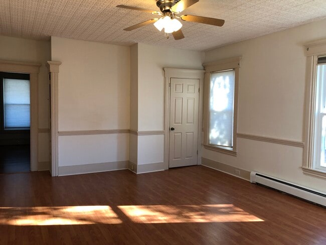 Building Photo - 250 Bartlett St