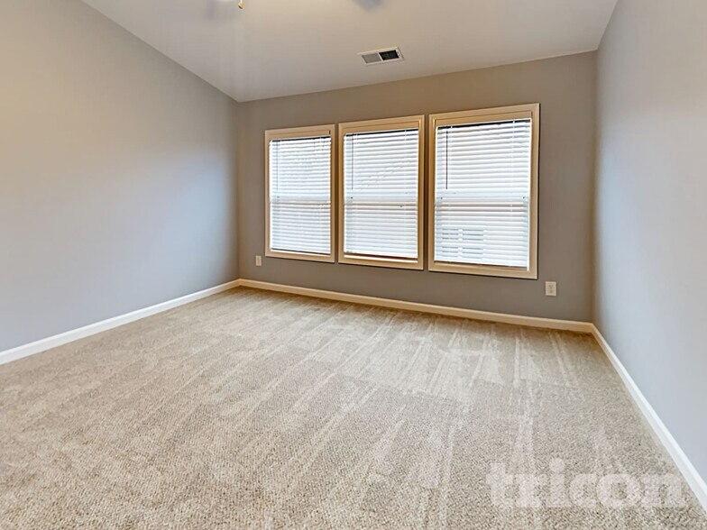 Building Photo - 205 Ledgewood Mill Way NE