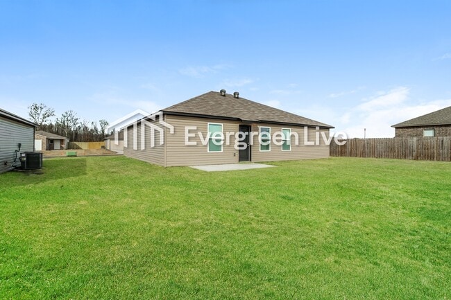 Building Photo - 44 10 Point Ln