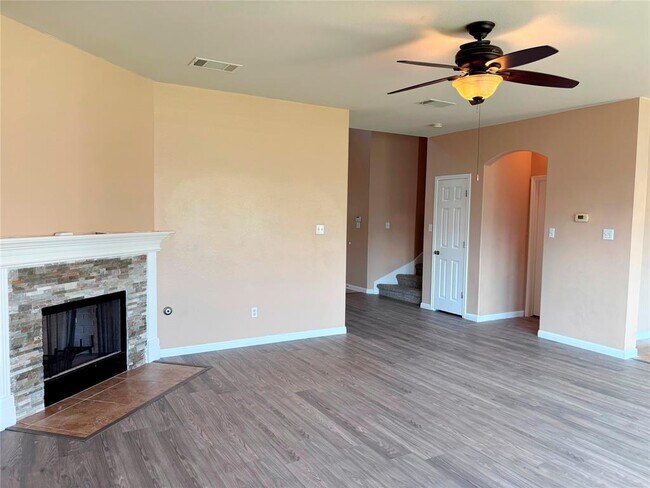 Building Photo - 4116 Meadow Bluff Way