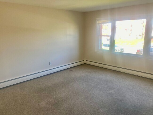 Building Photo - 2 Bedroom-1 Full Bath in South Allentown with Immediate Occupancy