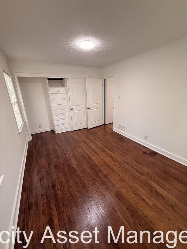 Building Photo - A MUST-SEE SECTION 8 FRIENDLY HOME!!!!