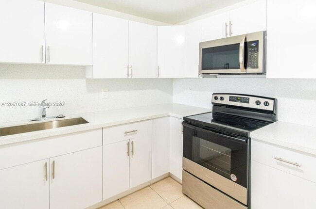 Building Photo - 6950 Miami Gardens Dr