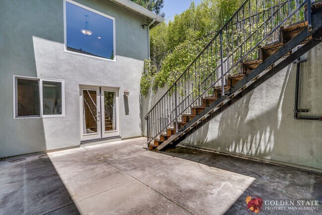 Building Photo - Stunning 3,278 square foot 4 Bedroom 3.5 b...