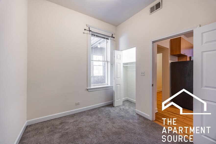 Building Photo - 2130 W Concord Pl