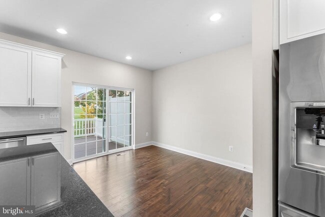 Building Photo - 8418 Kendall Ct