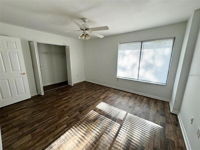 Building Photo - 2300 SW 43rd St