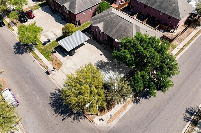 Building Photo - 213 S 49th St