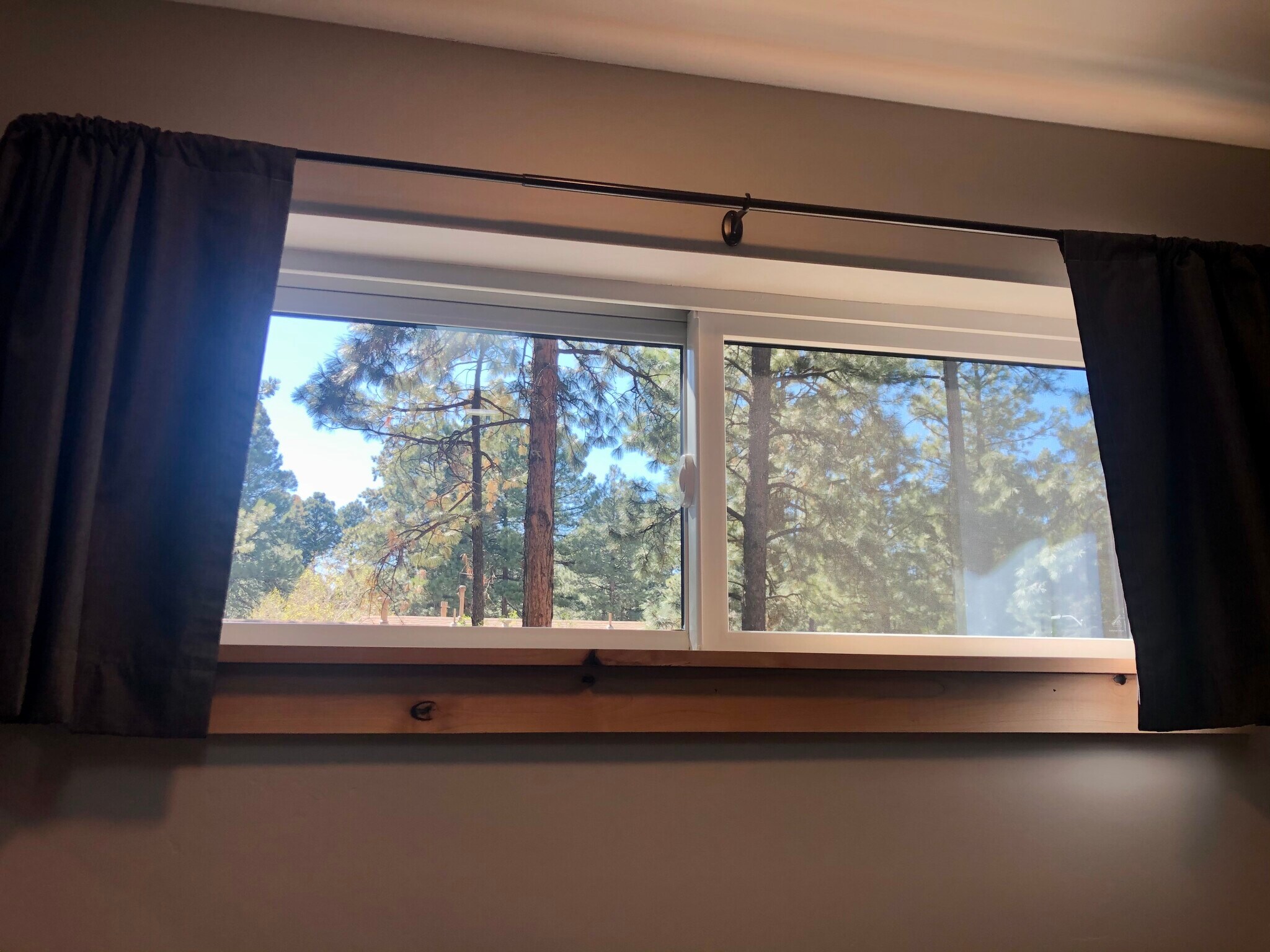 Building Photo - 1635 W University Heights Dr N