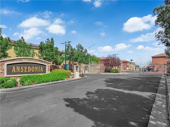 Building Photo - 10573 Allegrini Dr