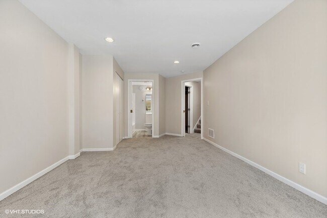 Building Photo - Charming Renovated Home with Modern Amenit...