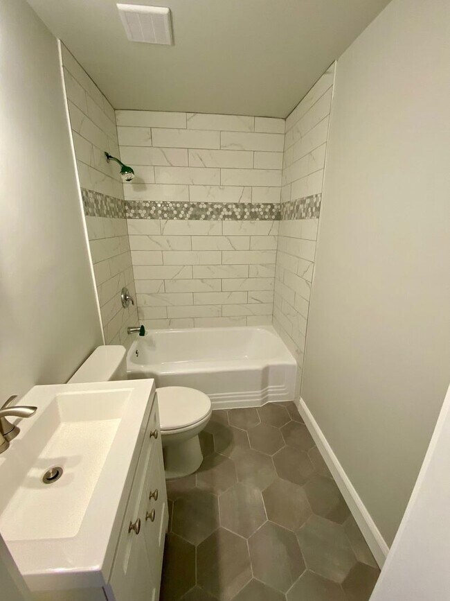 Building Photo - 4 Pafel Rd