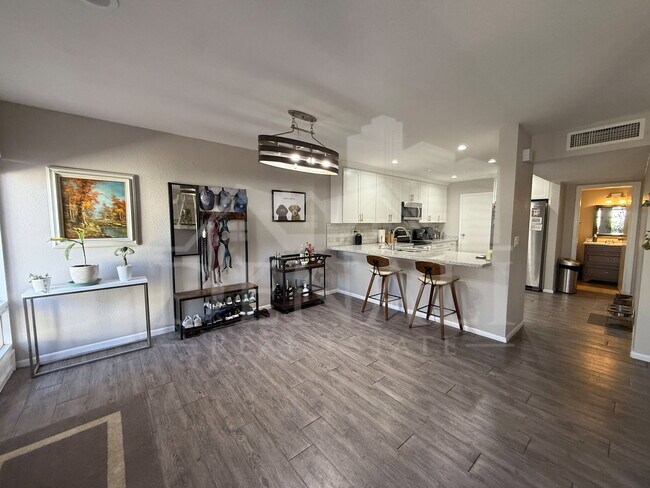 Building Photo - 7920 E Arlington Rd