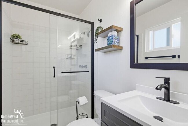 Building Photo - Beautifully Remodeled 3Bdm 2Ba Home in Prime Imperial Beach Location!