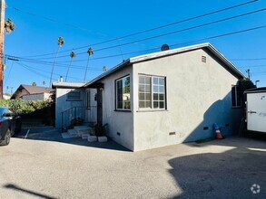 Building Photo - El Sereno Ave