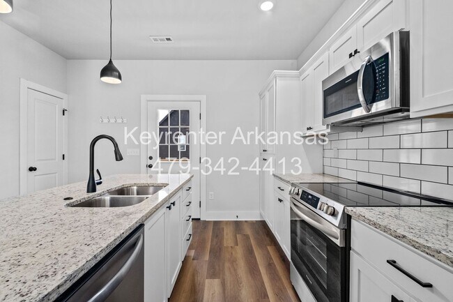 Building Photo - 936 S Wichita Ave