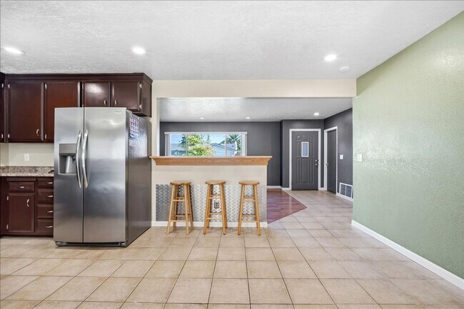 Building Photo - 2944 Calle Del Sol Way