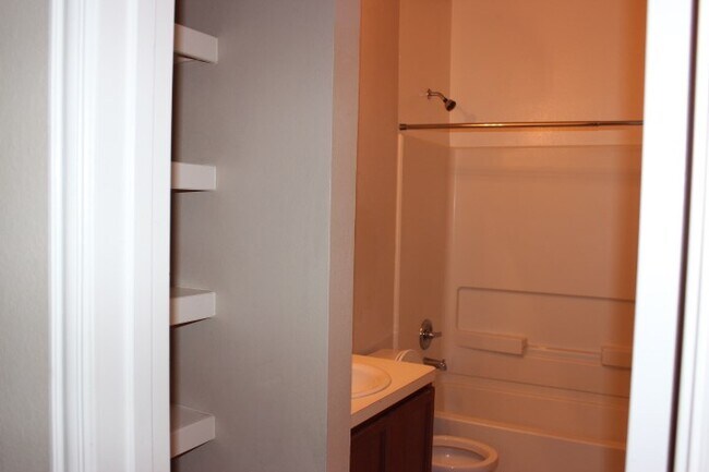 Building Photo - 6907 Silver Trace Ct