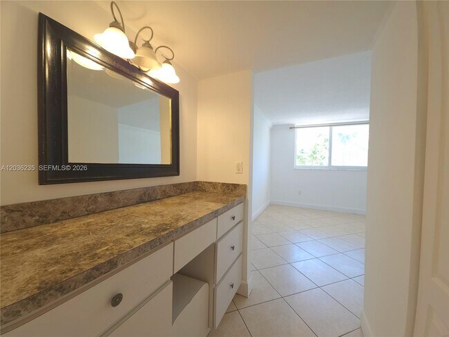 Building Photo - 401 Ocean Dr