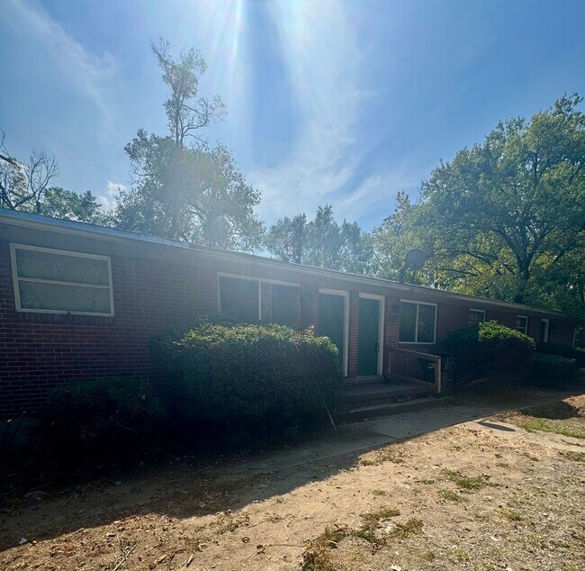 Primary Photo - 1600-1604 Dewitt Avenue
