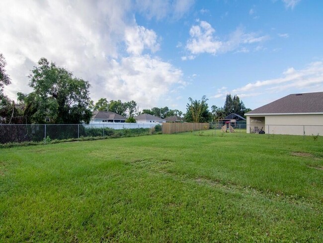 Building Photo - 650 SE Evergreen Terrace