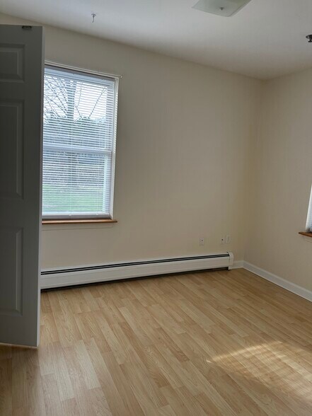 Building Photo - 303 Lime Kiln Rd