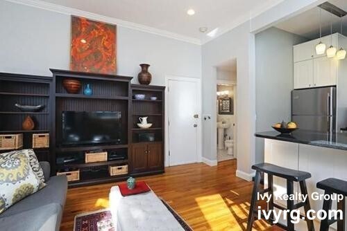 Building Photo - 30 Pinckney St