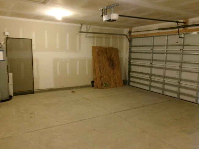 Building Photo - Rent Special! 3 bedroom, 2 bath home conveniently located in Conway