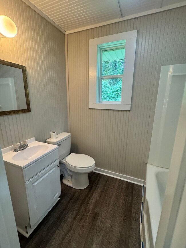Building Photo - 307 Crawford Ln