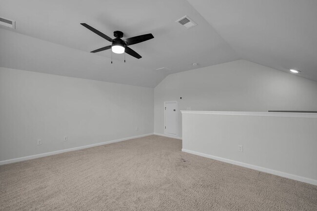 Building Photo - Great location in Richmond Hill