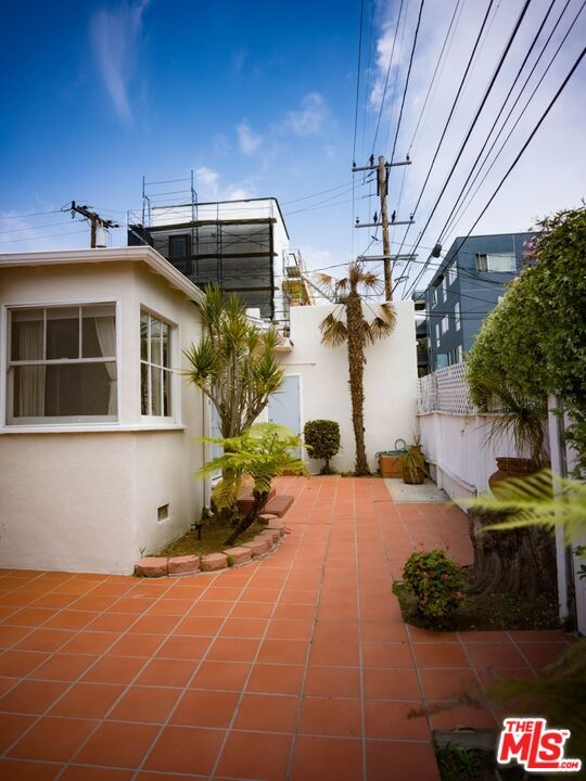 Building Photo - 1341 Stanford St