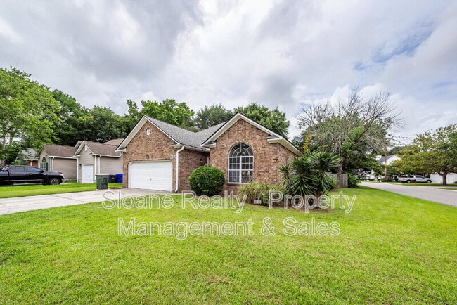 Building Photo - 1584 Kentwood Cir