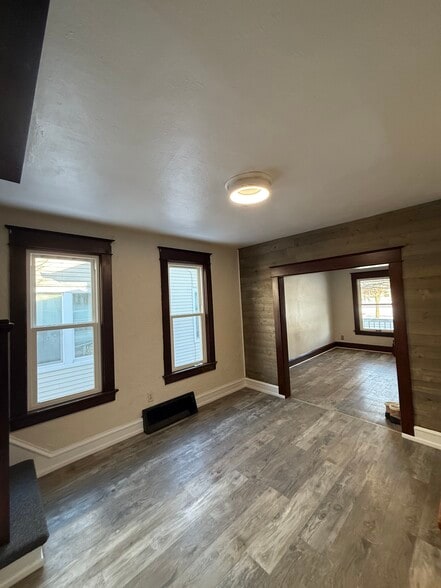 Building Photo - 1328 S 9th St