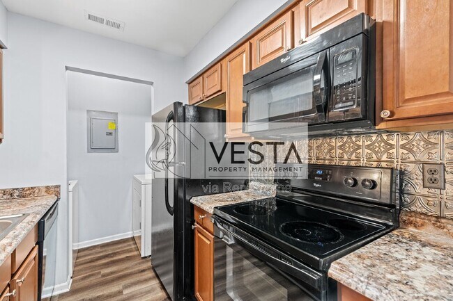 Building Photo - 110 Heywood Rd