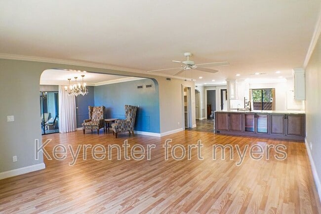 Building Photo - 112 Pinebrook Dr