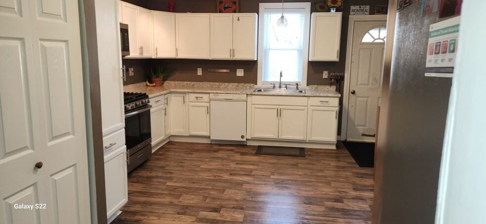 Building Photo - 72 S Central St