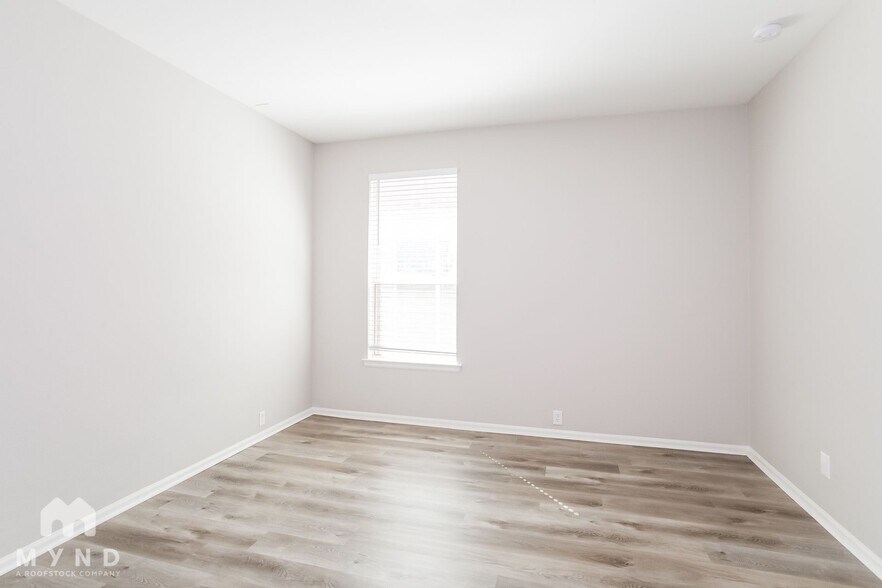 Building Photo - 2720 Maple Creek Dr