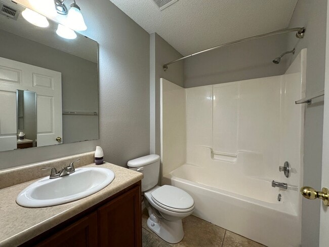 Building Photo - 2 bedroom 2 bath cottage home for rent in Hampton Lakes!