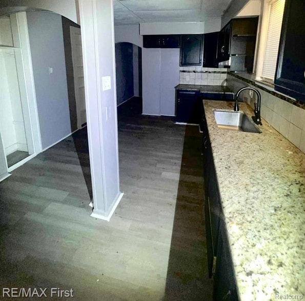 Building Photo - 13934 Montrose St