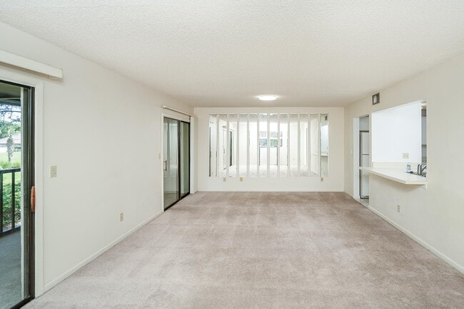 Building Photo - 10 Cristina Ct