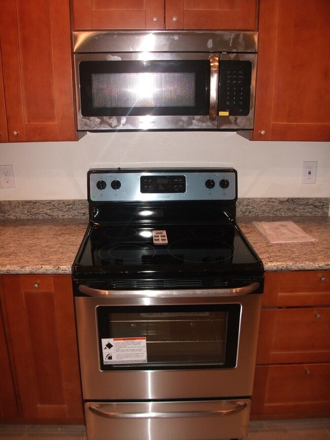 Building Photo - Remodeled 2 bedroom 1 bath