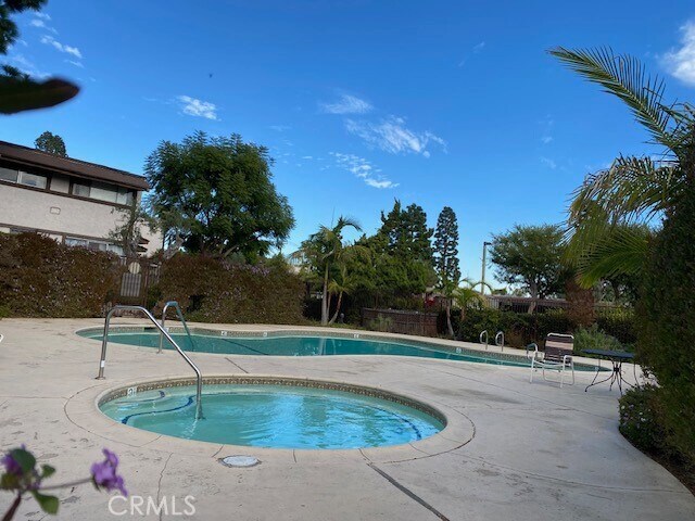 Building Photo - 322 Miraleste Dr