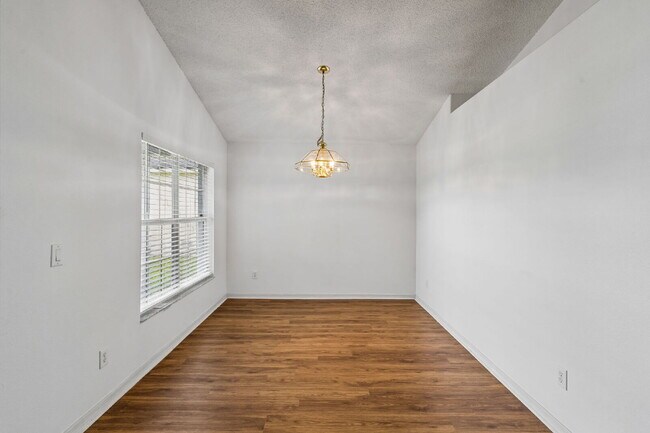 Building Photo - 2645 Oneida Loop