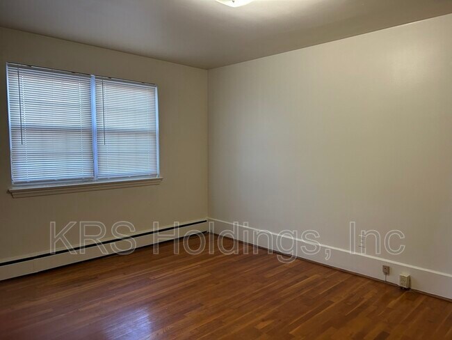 Building Photo - 383 Monticello Ave