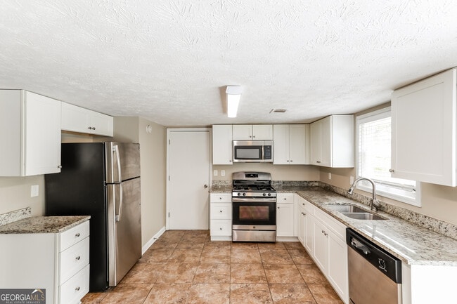 Building Photo - 3618 Chinaberry Ln